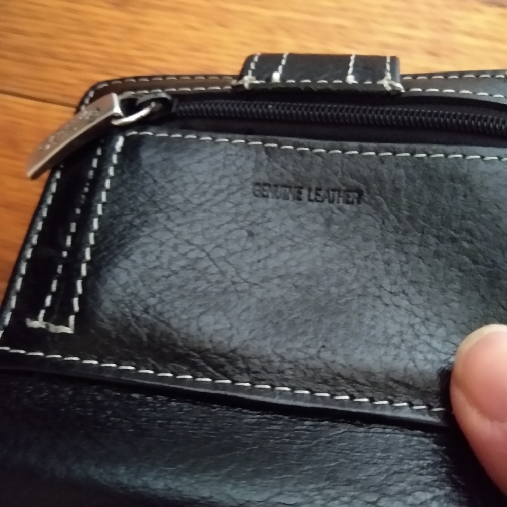 Black Fossil Wallet - Picture 7 of 7